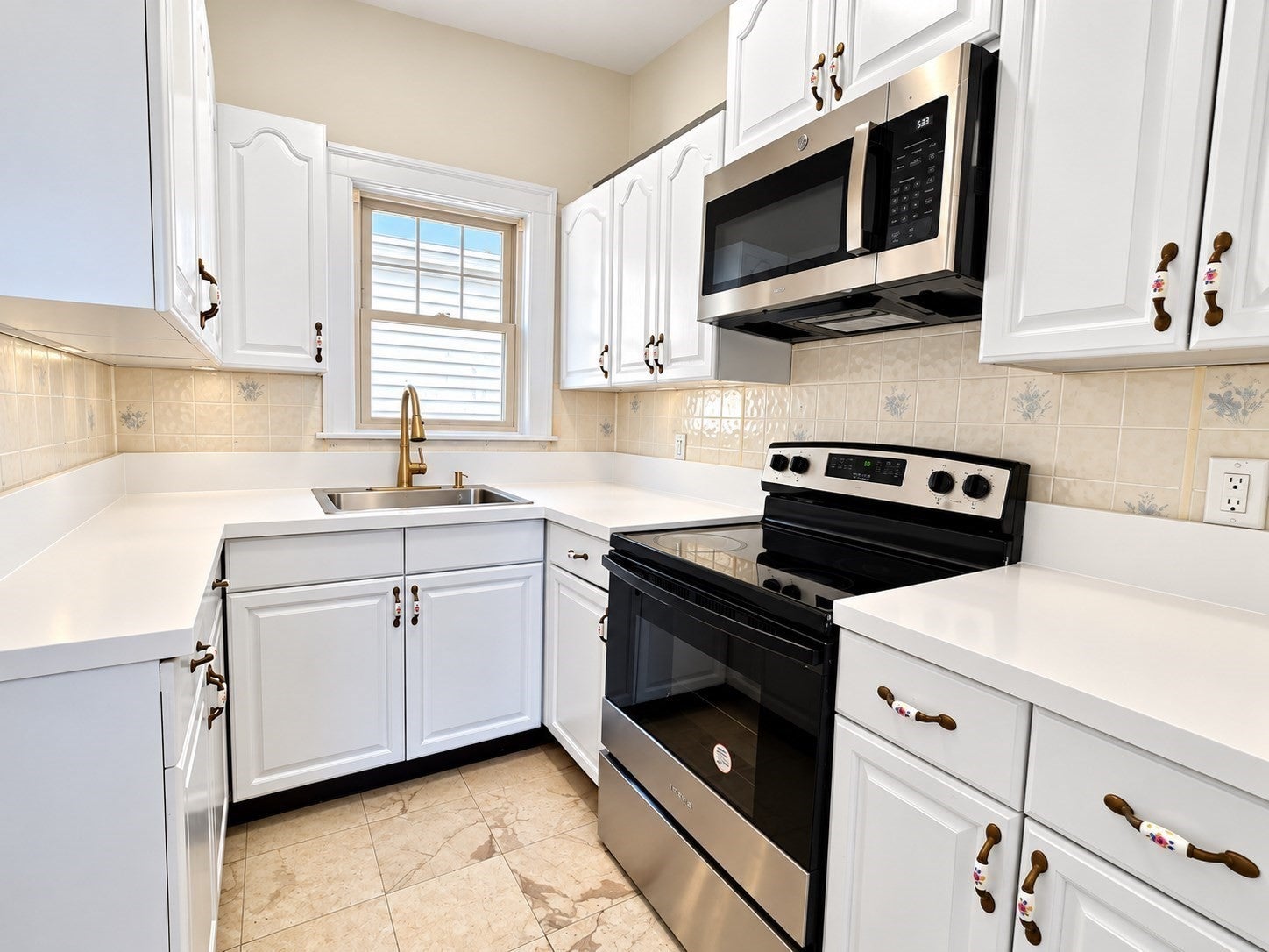 14 Harding Ave, Everett, MA Photo #8