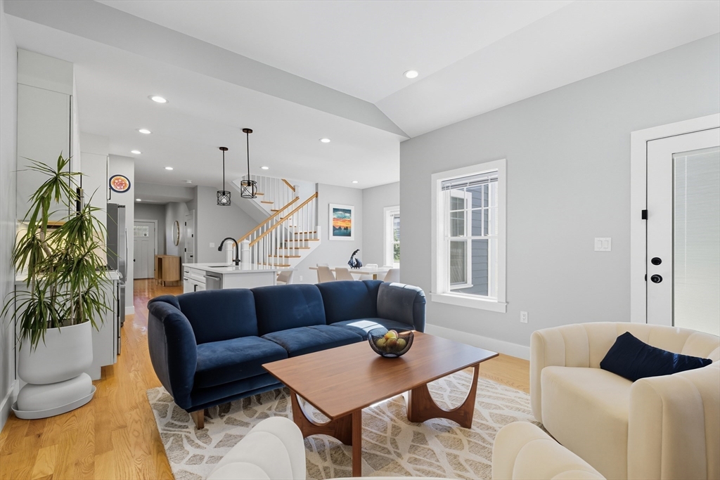 189 Linwood Avenue #1, Newton, MA Photo #2