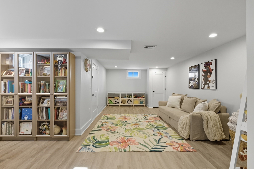 189 Linwood Avenue #1, Newton, MA Photo #33