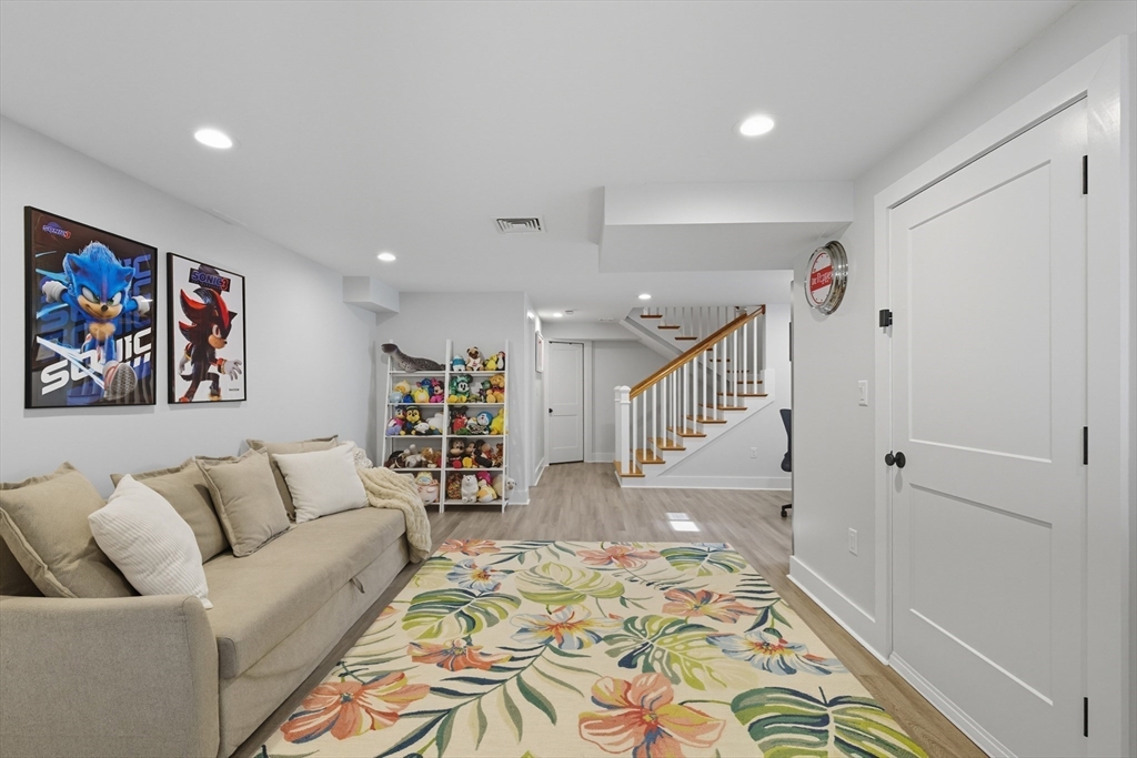 189 Linwood Avenue #1, Newton, MA Photo #34