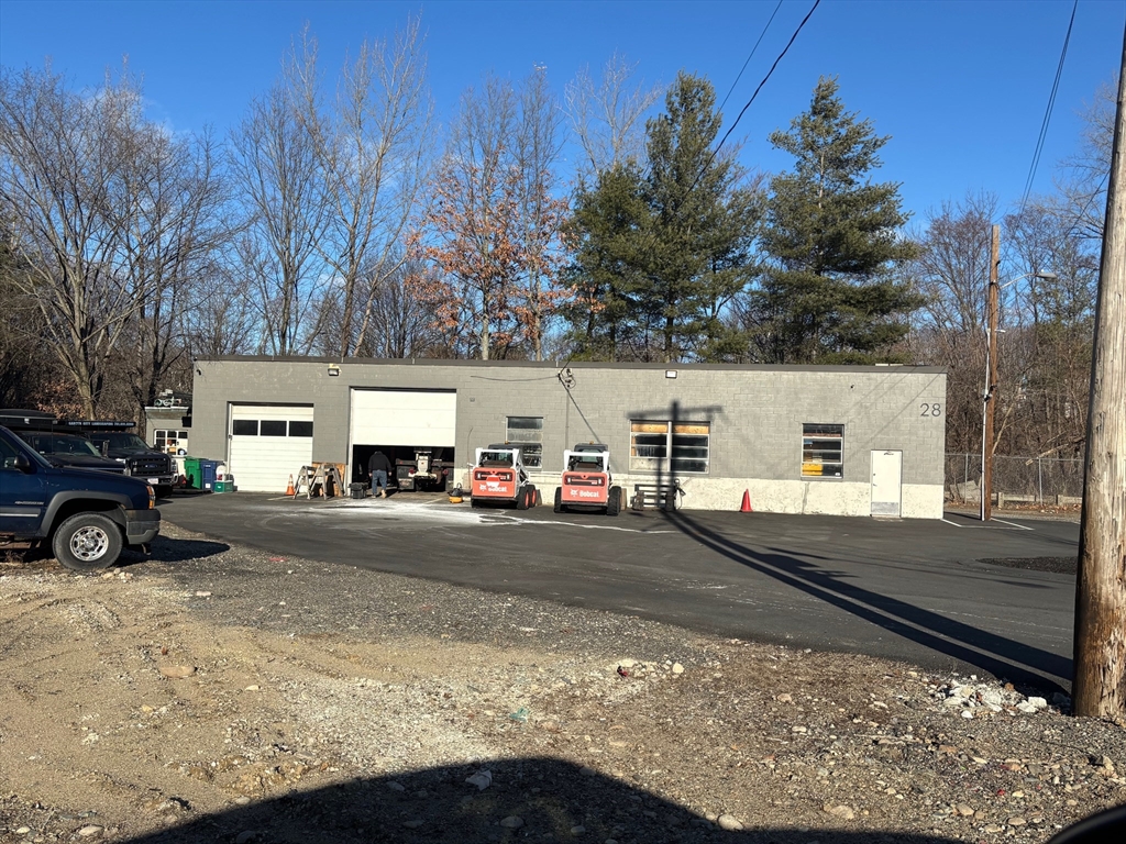 28 Riverdale Ave