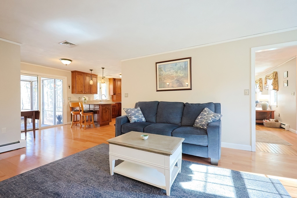 25 Miscoe Brook Dr