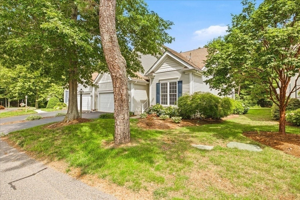 6 Champlain Circle