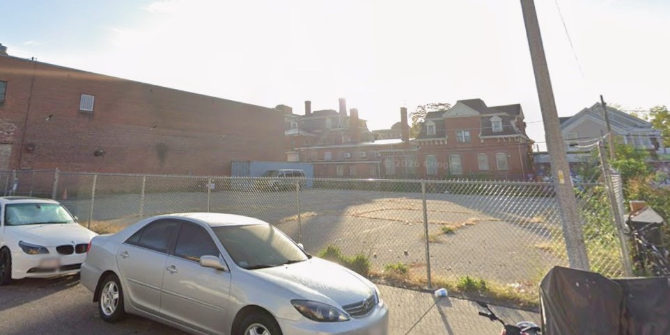 Photo 1 of 1 — 162 - 166 Elm St, Holyoke, MA 01040