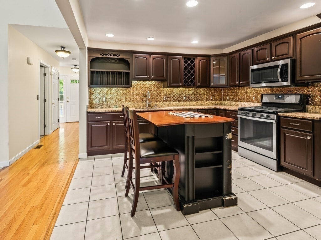 92 Colonial Dr #92, Sturbridge, MA, 92 Colonial Dr #92, Sturbridge, MA Photo #7