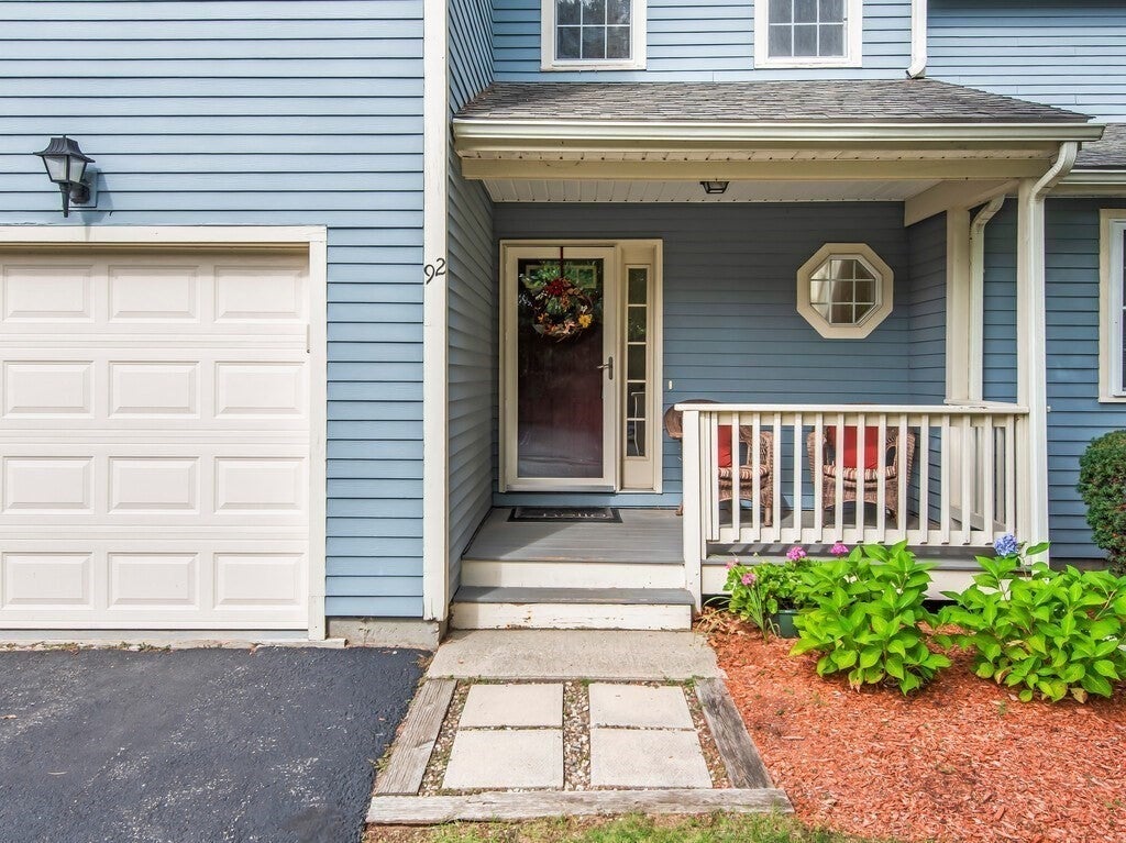 92 Colonial Dr 92
