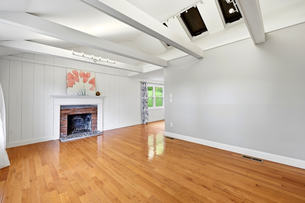 1185 Bay Road