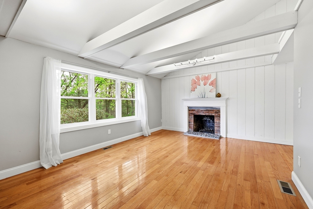 1185 Bay Road