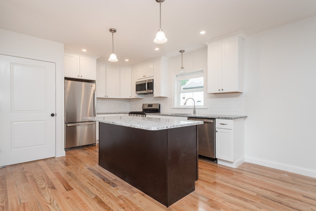 Photo of 15 Cotting St, Medford, MA