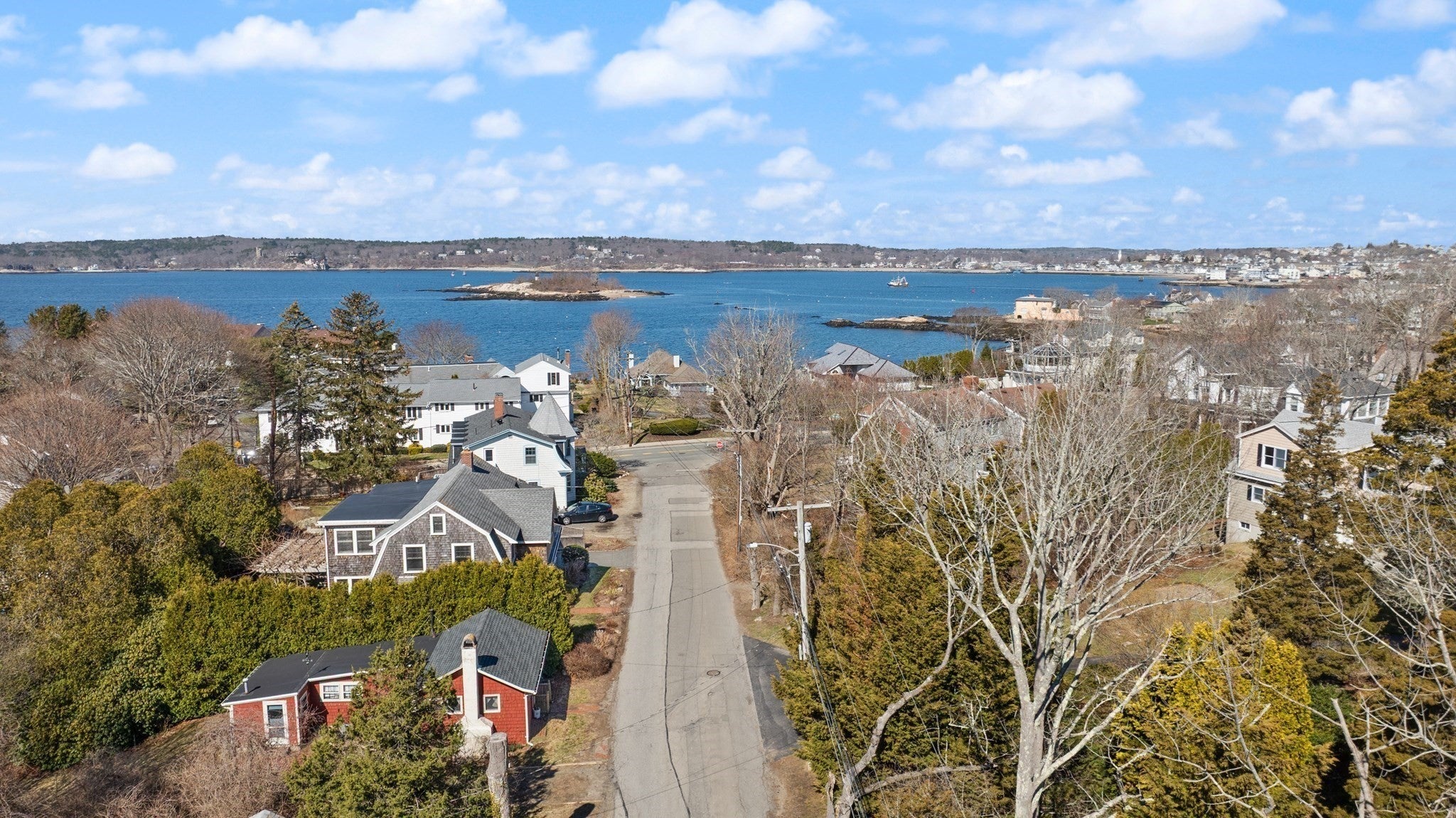 5 Grapevine Rd, Gloucester MA 01930