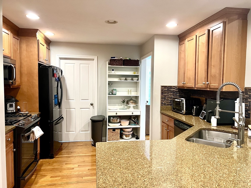 7 Fairway Dr