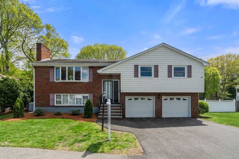 16 Fieldstone Dr Stoneham MA 02180