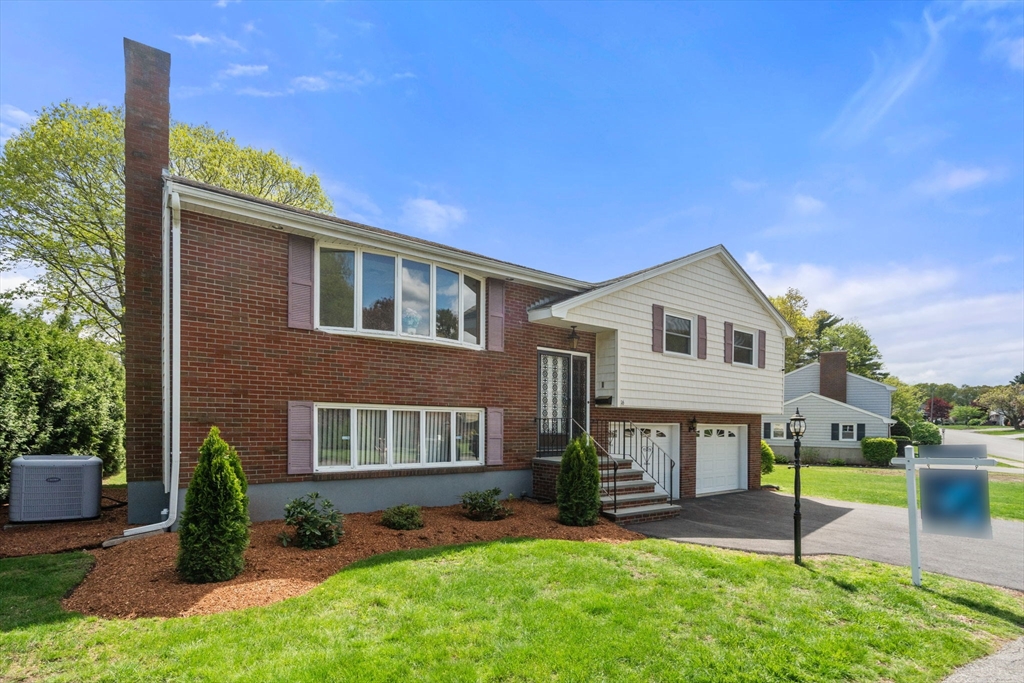 16 Fieldstone Dr