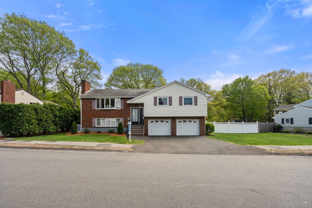 16 Fieldstone Dr
