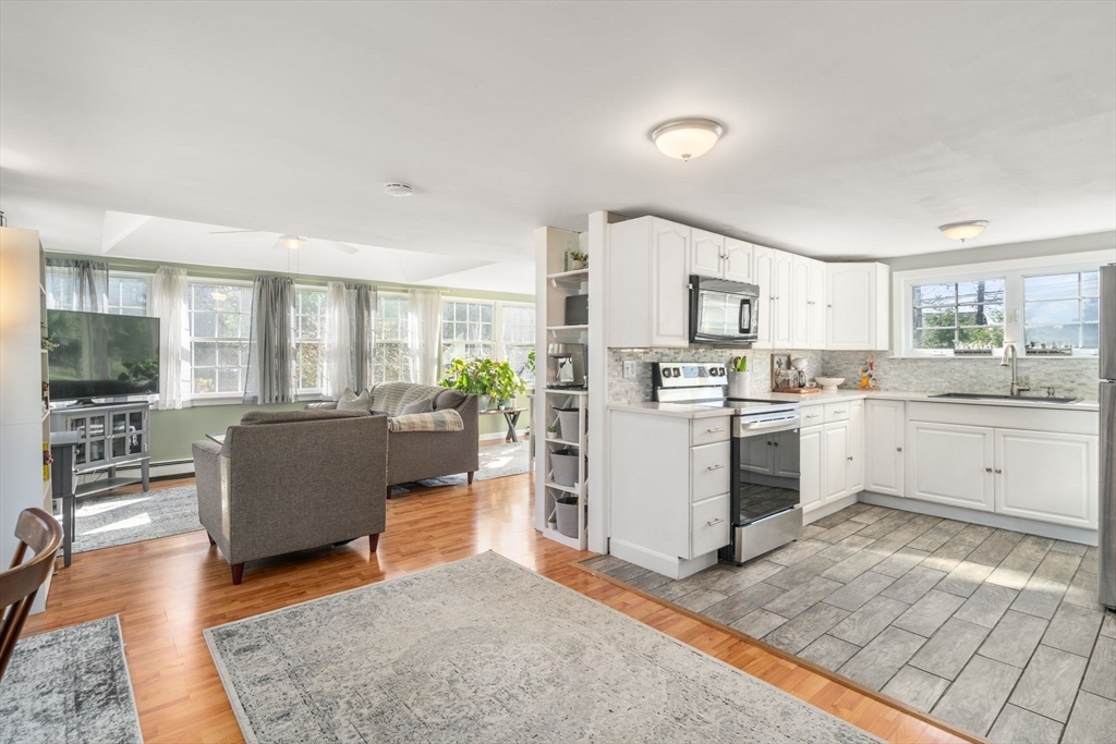 6 Skylark Ave