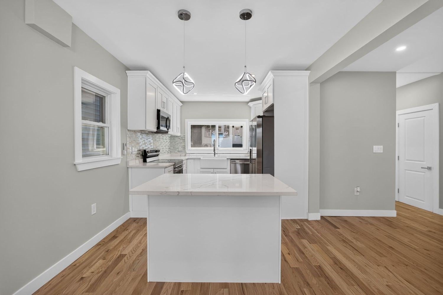 31 Wordsworth St, Boston MA 02128