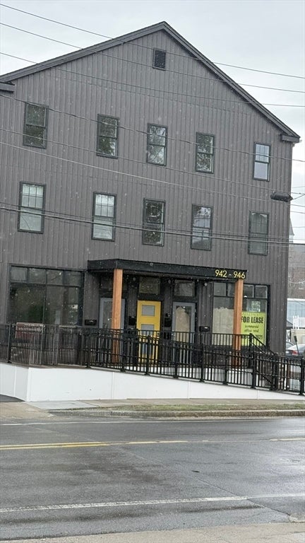 Photo of 944 East St, Walpole, MA