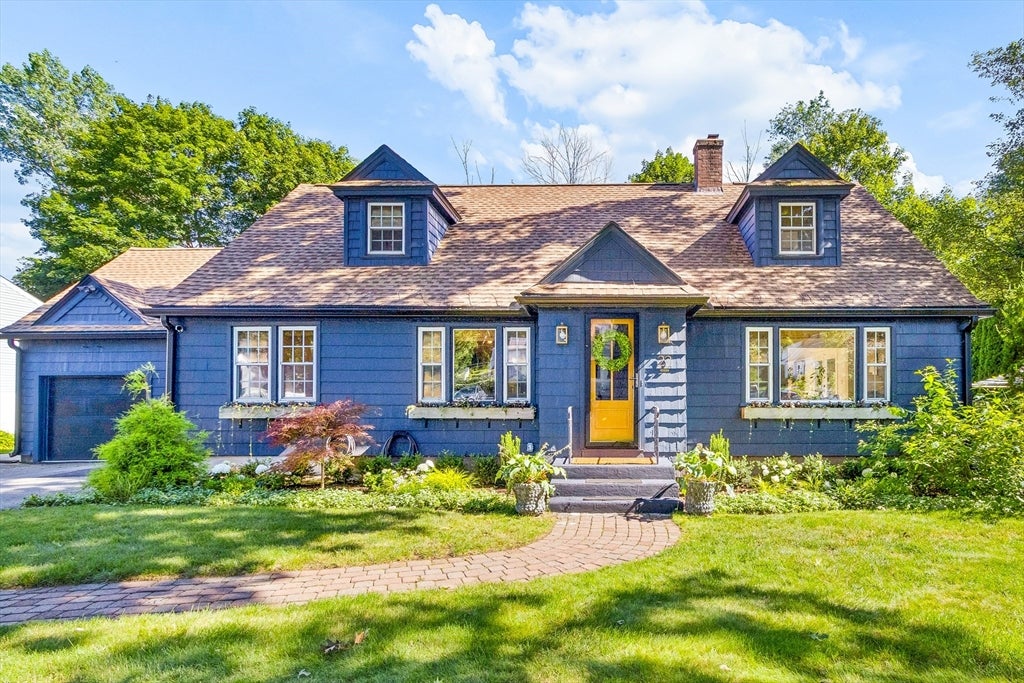 Photo of 22 Mabelle St, Worcester, MA