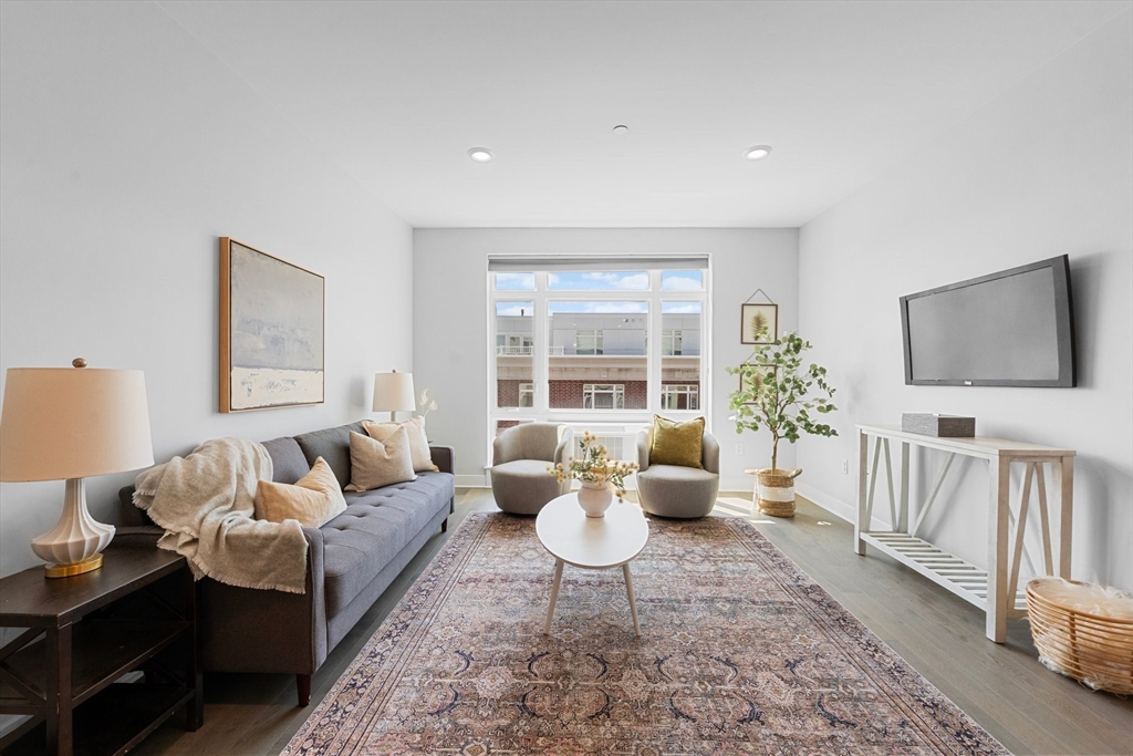 2 Cliveden Street 504E