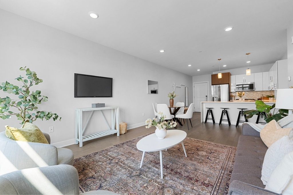 2 Cliveden Street 504E