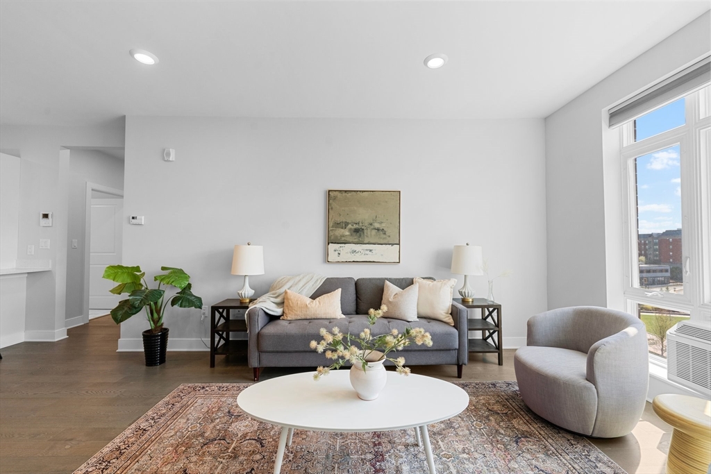 2 Cliveden Street 504E