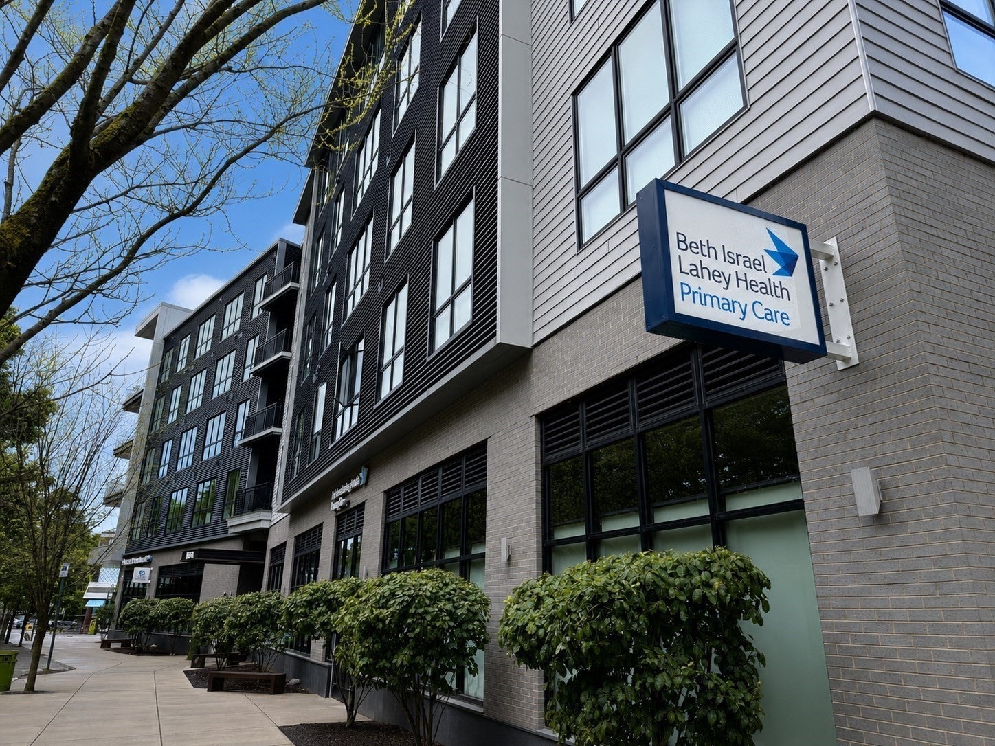 3531 Washington 418