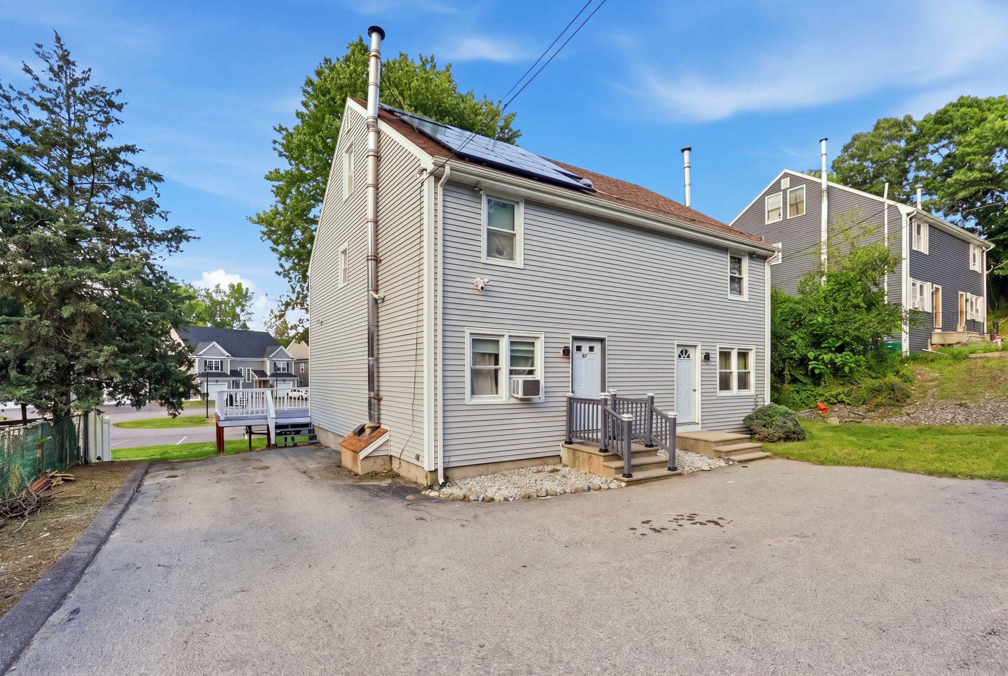 47 Lawn St 47
