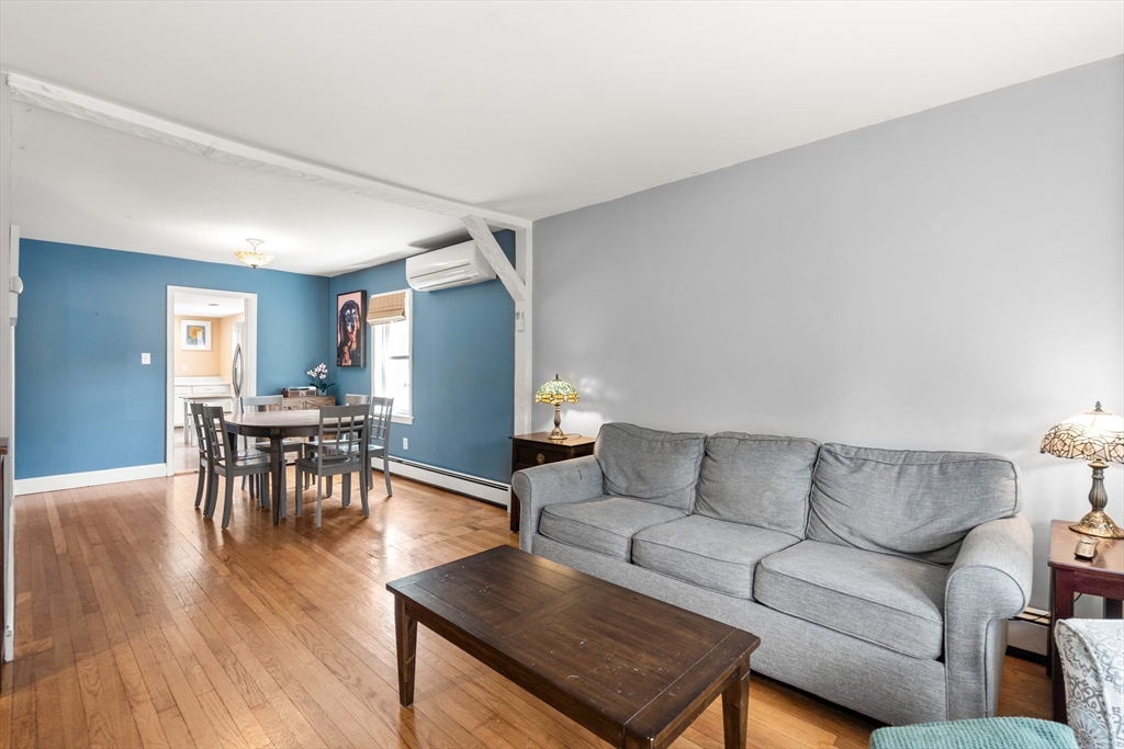 33 Capen St