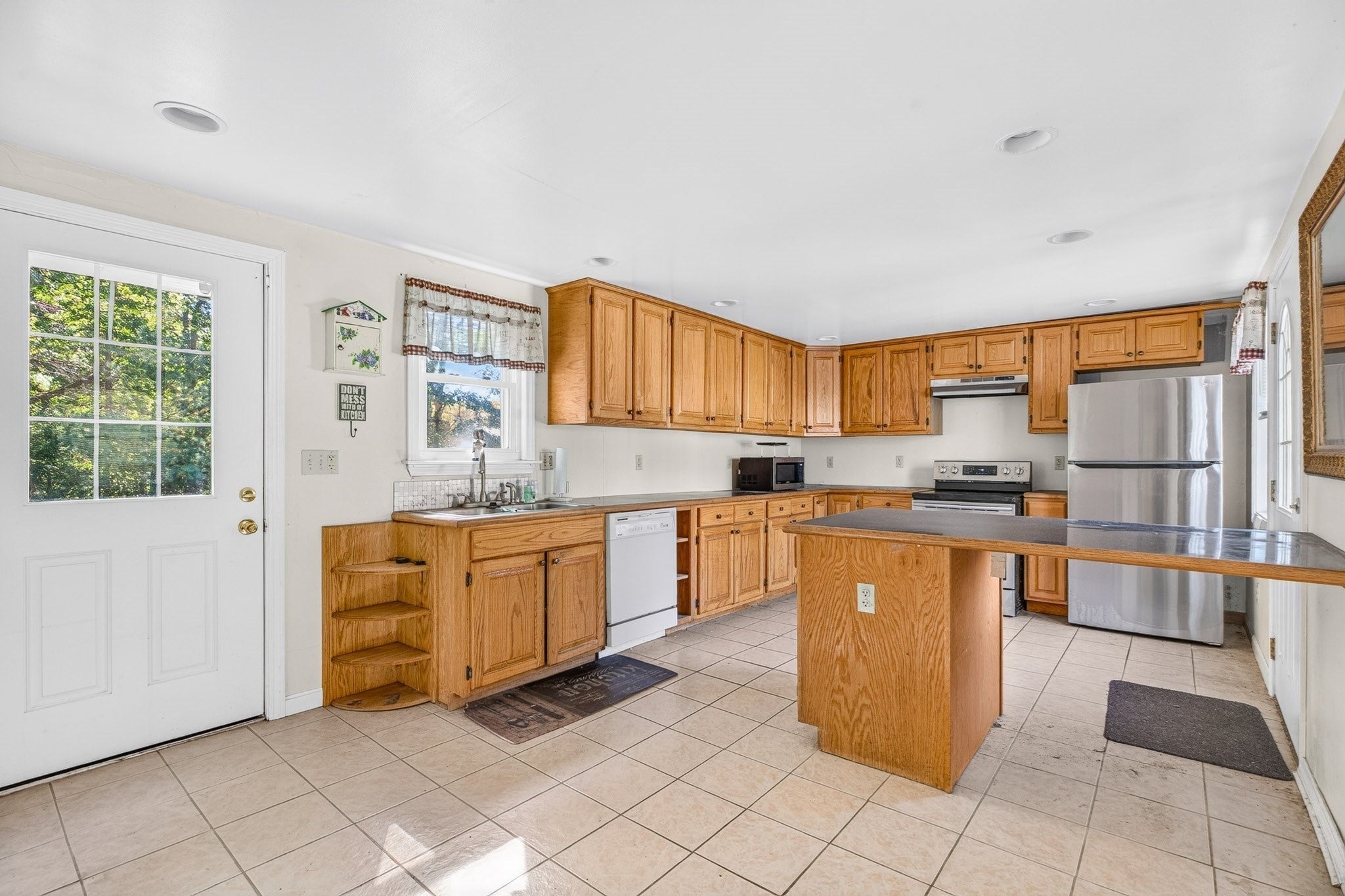12 Hillsdale Road, Holbrook, MA Photo #6