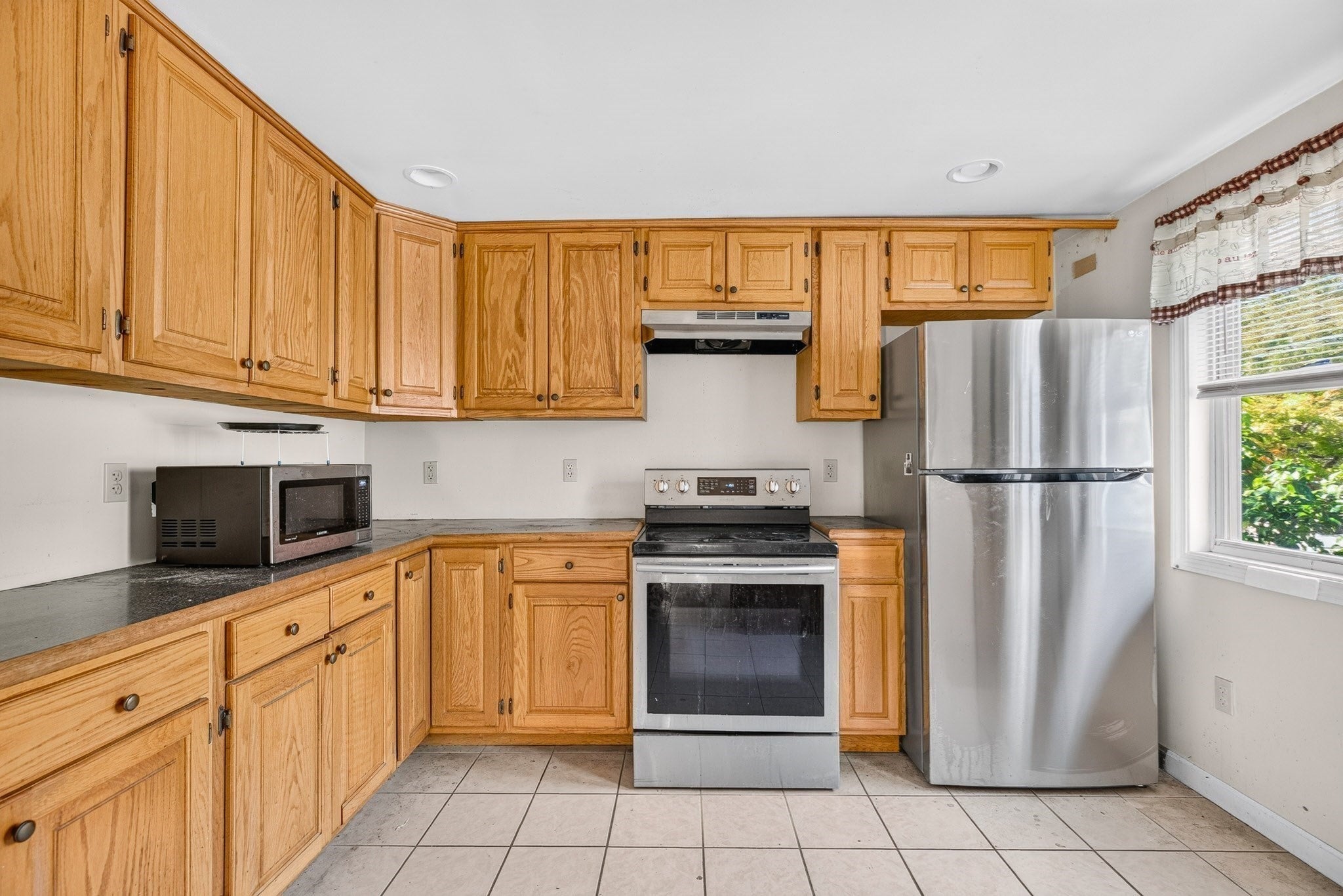 12 Hillsdale Road, Holbrook, MA Photo #8