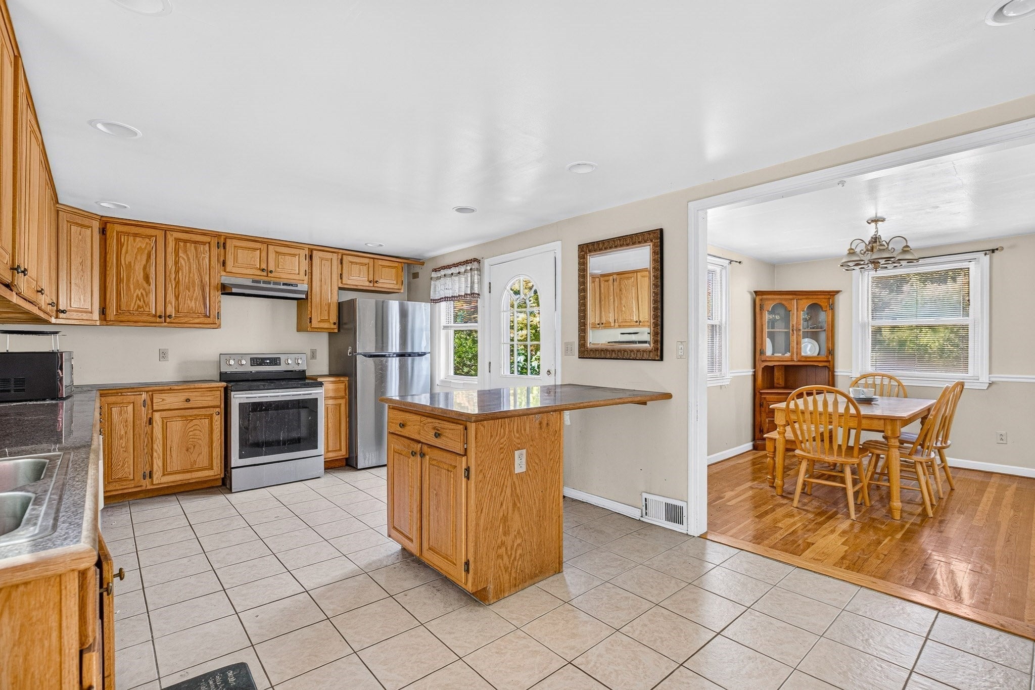 12 Hillsdale Road, Holbrook, MA Photo #7