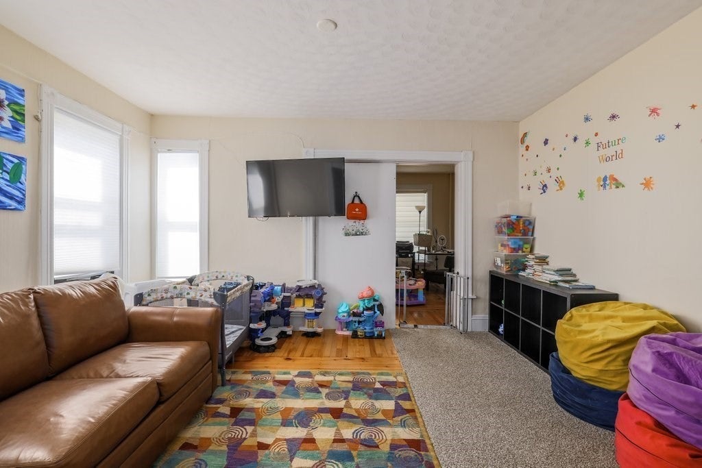 12 Richmond Ave, Worcester, MA Photo #15