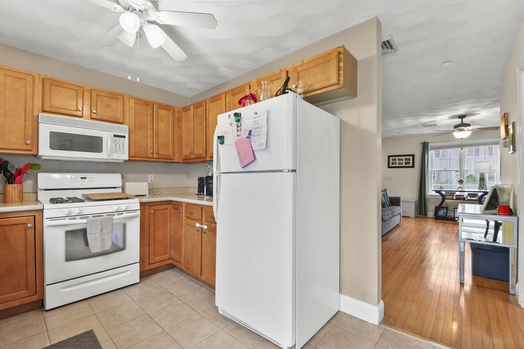 5239 North Main Street 7