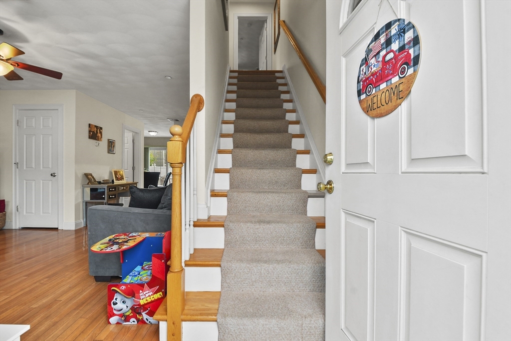 5239 North Main Street 7