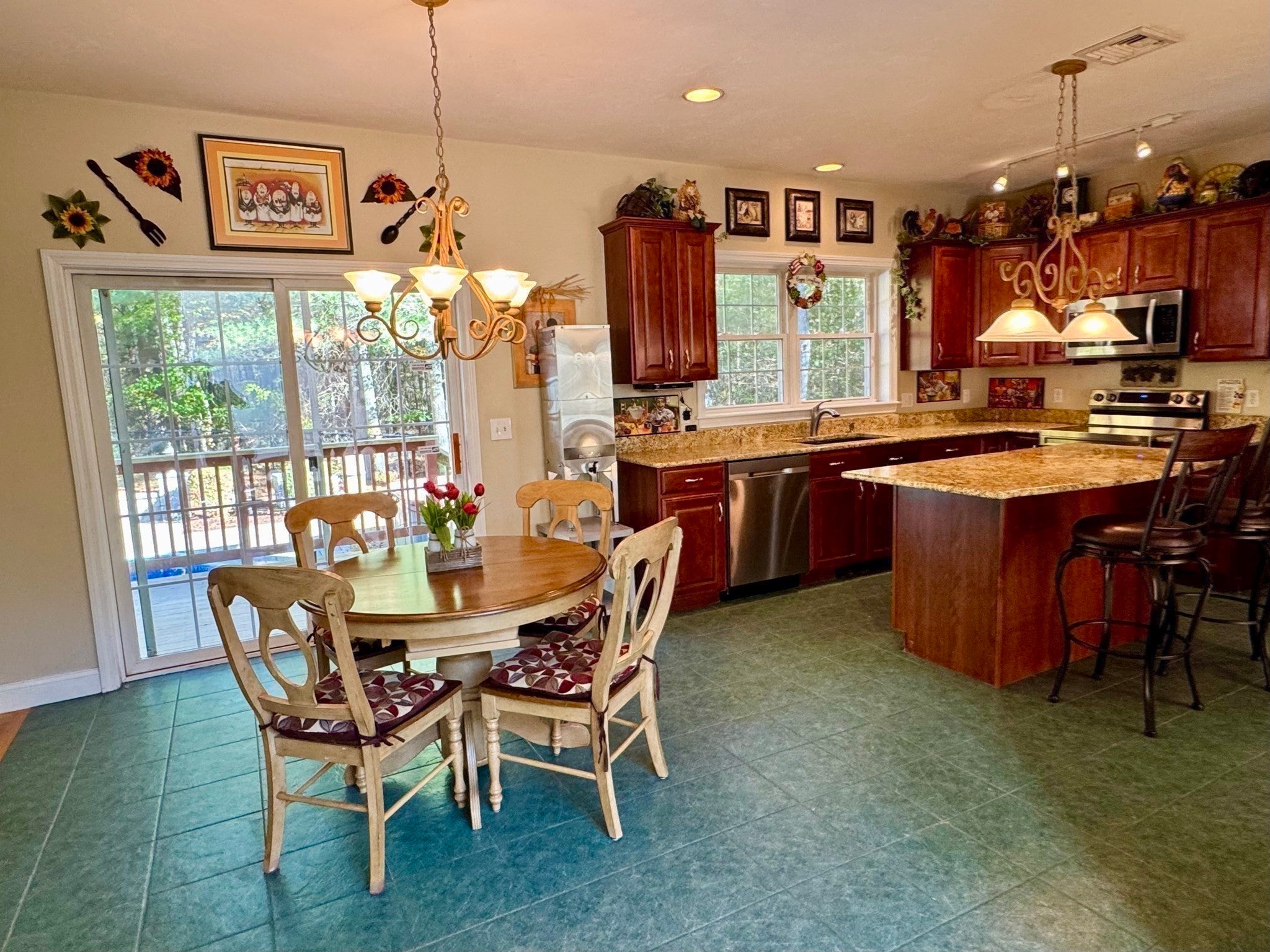 16 Parsons Walk, Berkley, MA Photo #9