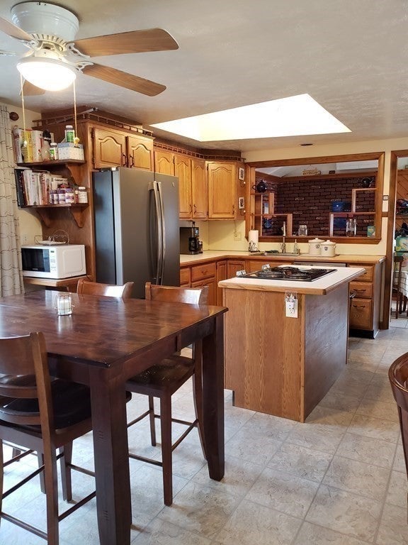 28 Walnut Ter, Avon, MA, 28 Walnut Ter, Avon, MA Photo #2