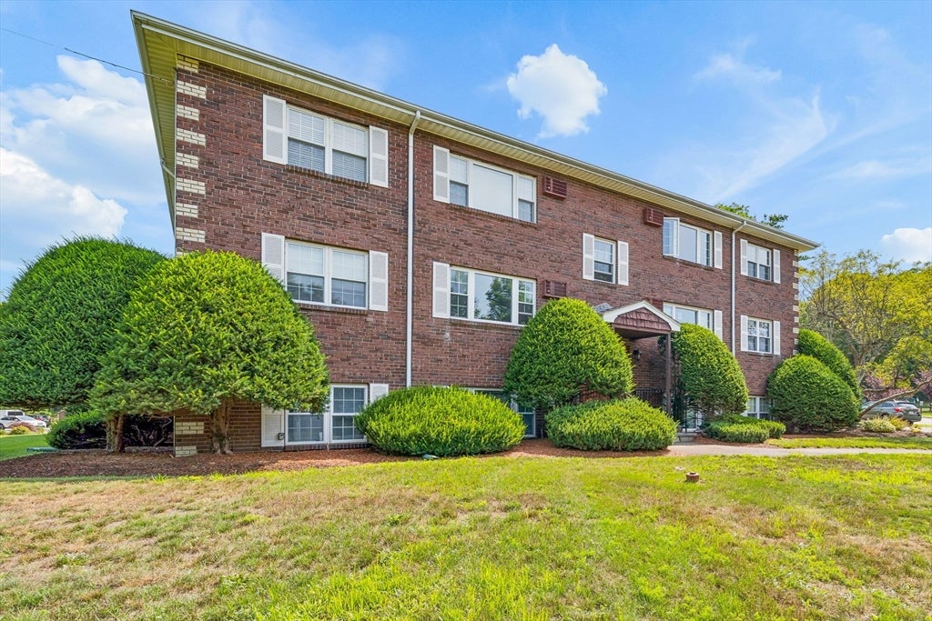 120 Parker St 24