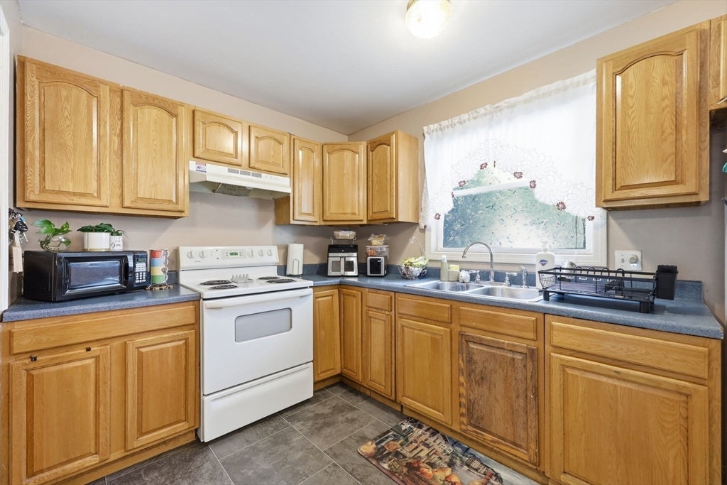 104-106 Quincy St, Springfield, MA Photo #24