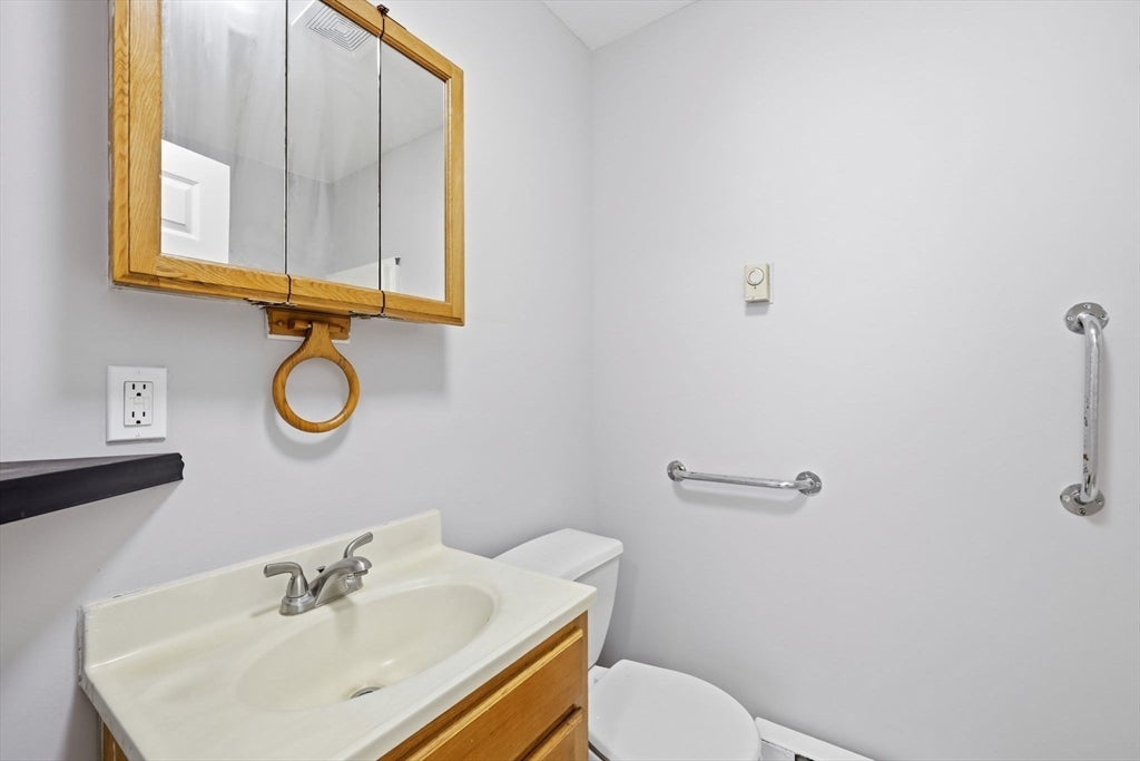 104-106 Quincy St, Springfield, MA Photo #20