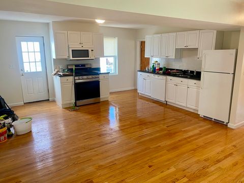 Photo of 123 Thorndike St #2L, Cambridge, MA 02141 (MLS # 73483540)