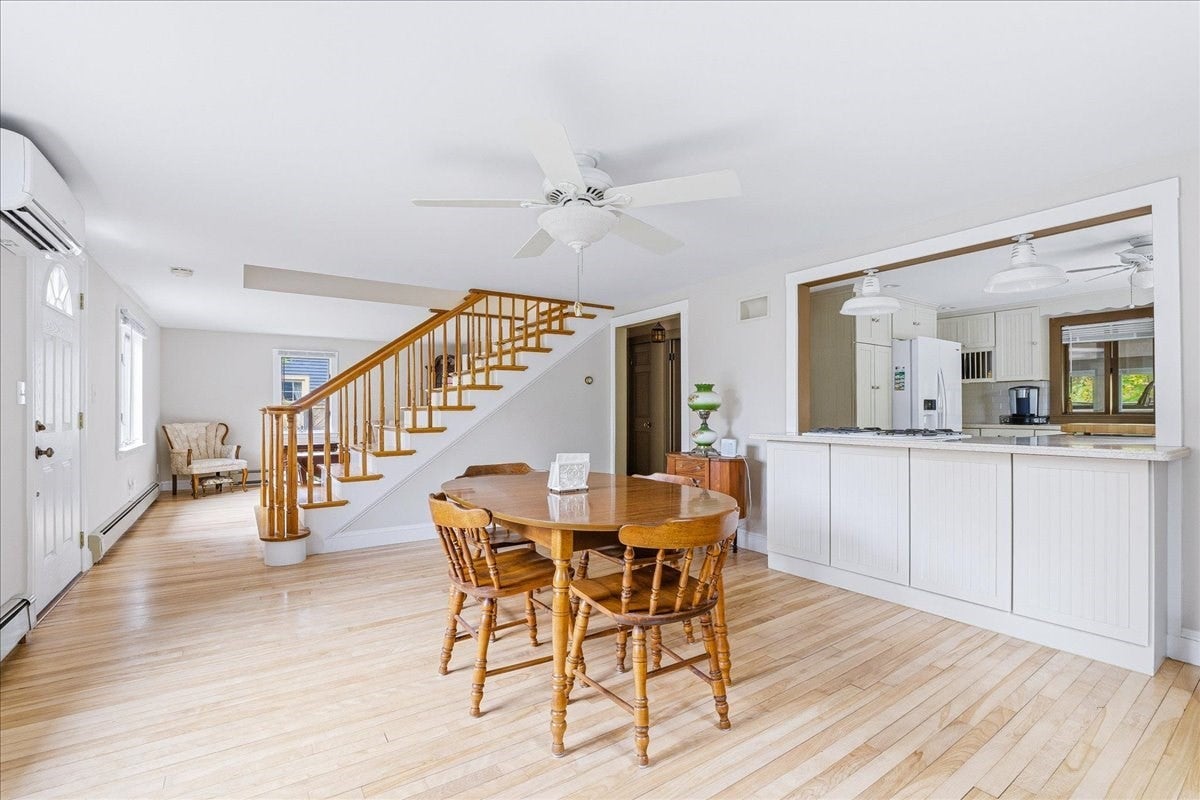 6 Ledgeville Ave
