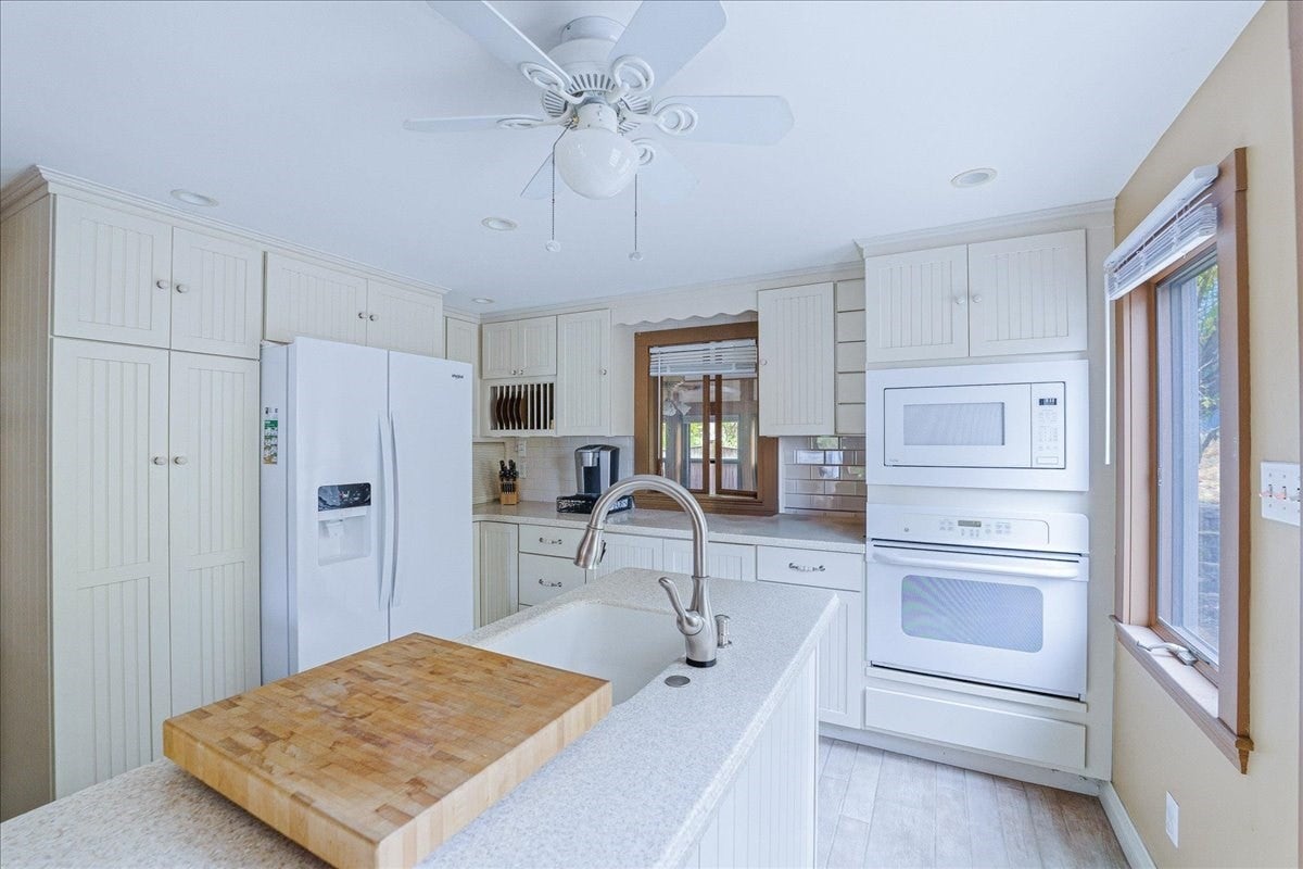6 Ledgeville Ave, Foxboro, MA Photo #8