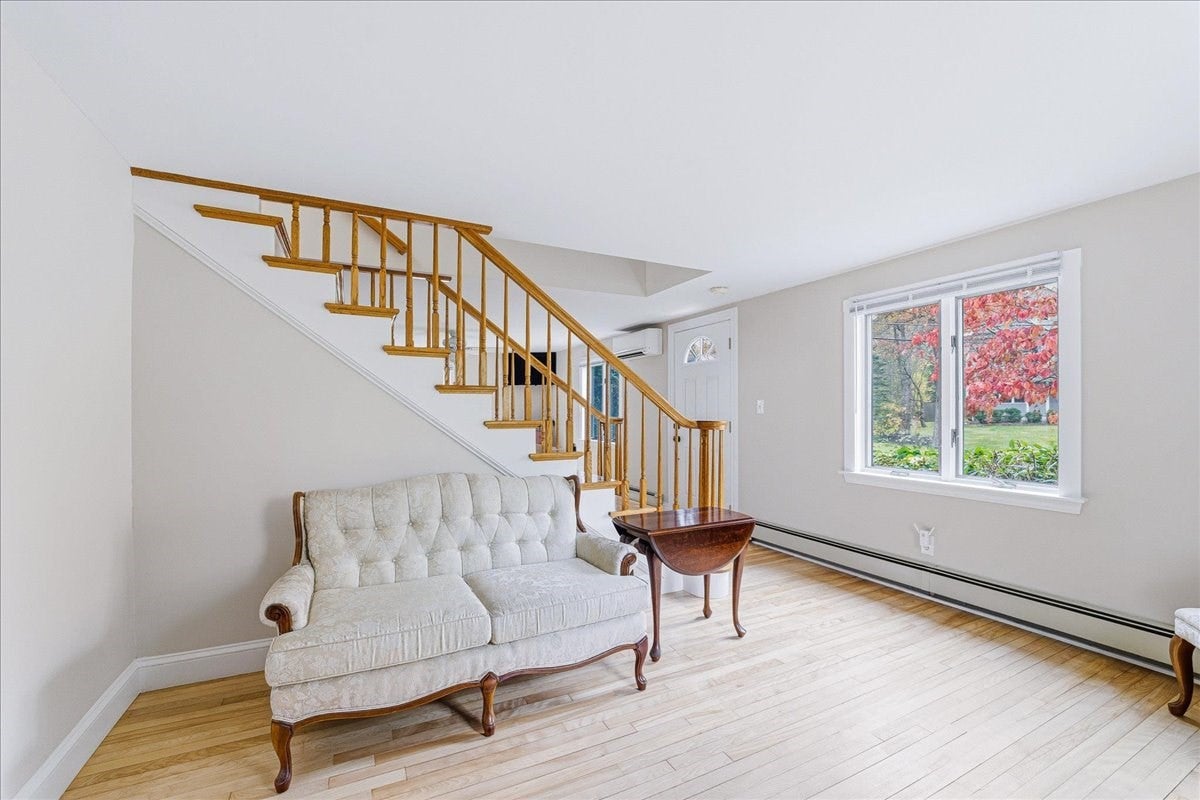 6 Ledgeville Ave, Foxboro, MA Photo #12