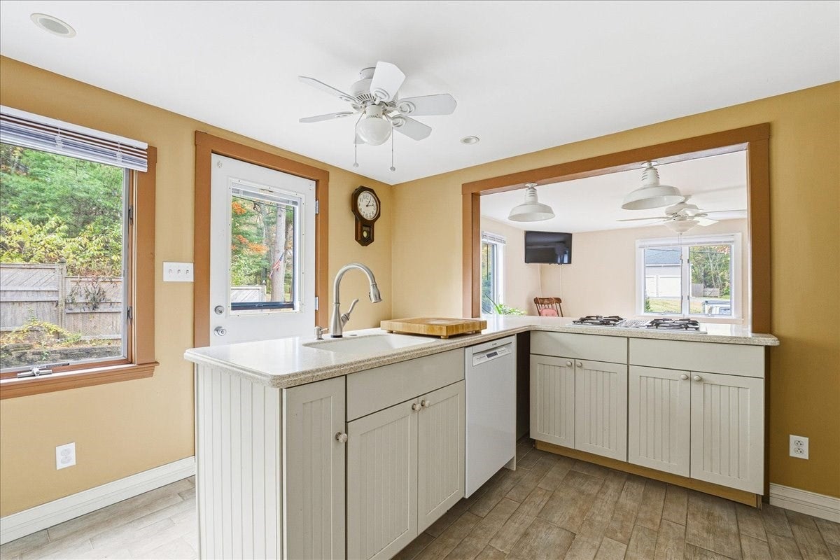 6 Ledgeville Ave, Foxboro, MA Photo #10