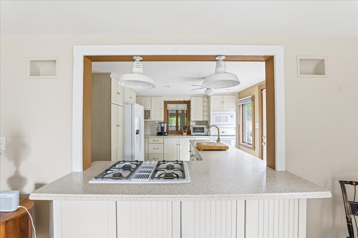 6 Ledgeville Ave, Foxboro, MA Photo #11