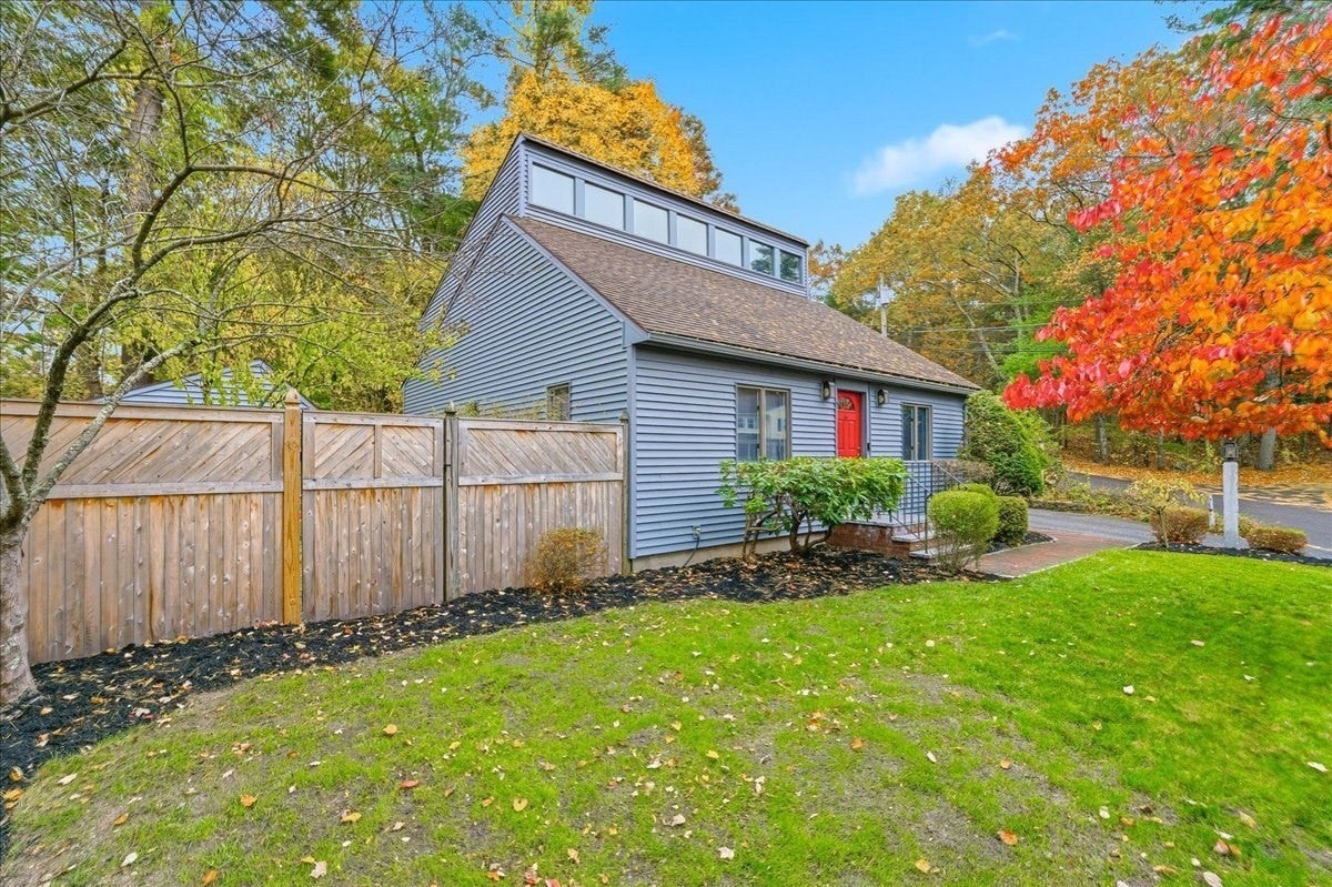 6 Ledgeville Ave, Foxboro, MA Photo #30