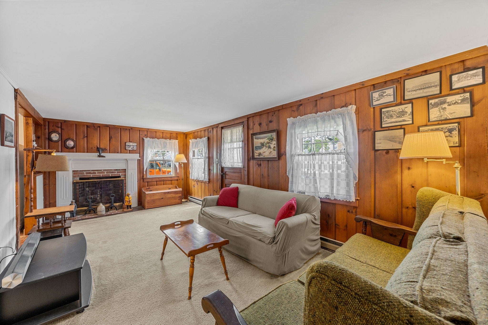 46 Longell Rd