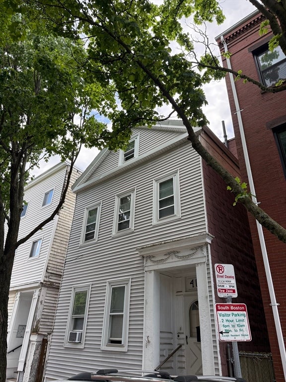 401 W 4th St