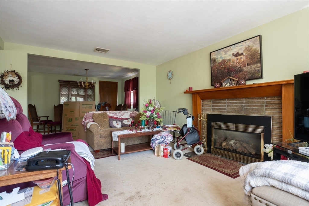 164 Lakeshore Dr