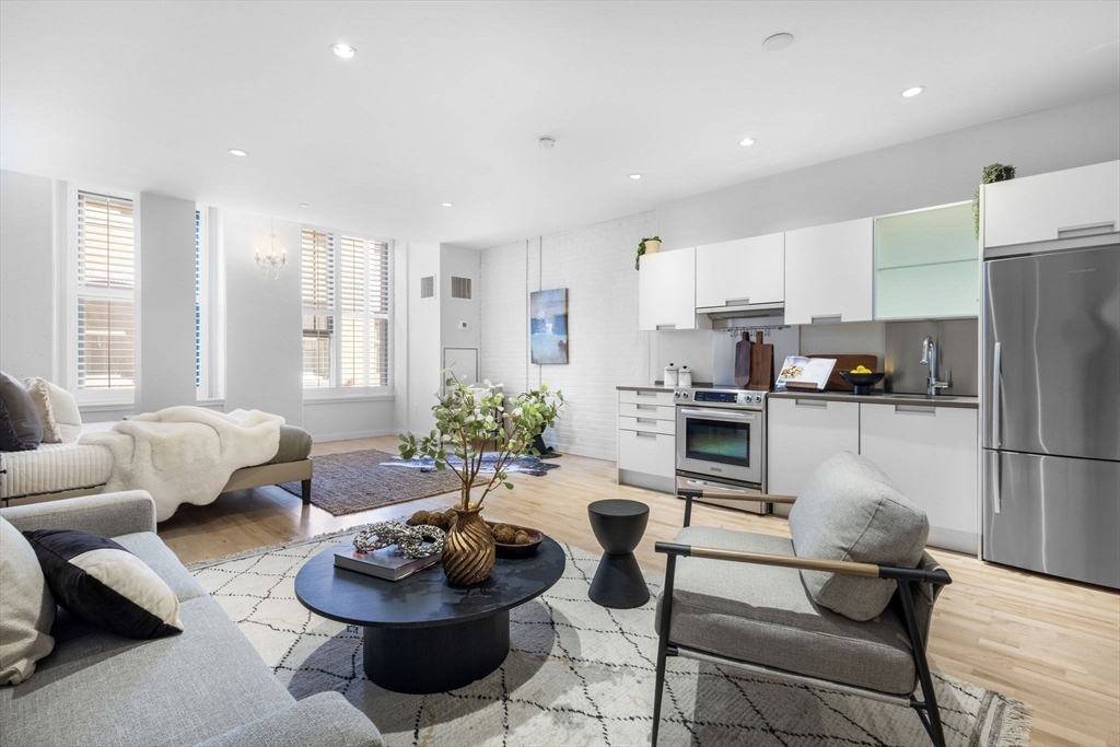 346 Congress Street 412